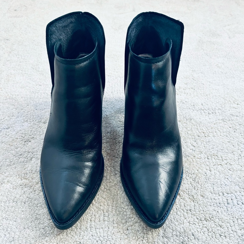 Dolce Vita Spade black leather Bootie 7